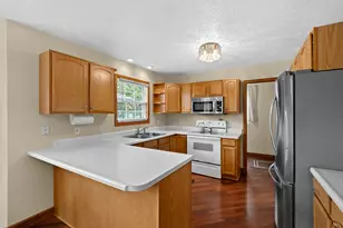 3061 Mandarin Grove Ln, Kalamazoo, MI 49004 - Photo 9