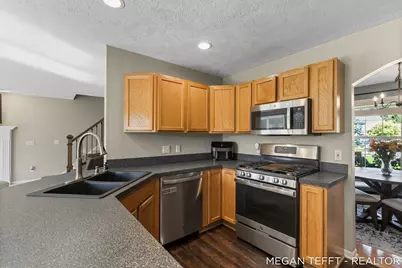 9107 Lady Lauren Drive NE, Rockford, MI 49341 - Photo 15