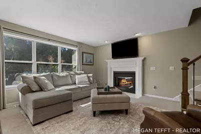 9107 Lady Lauren Drive NE, Rockford, MI 49341 - Photo 7
