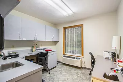 3630 Capital Avenue SW, Battle Creek, MI 49015 - Photo 31