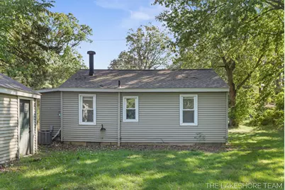 1677 W Lakewood Boulevard, Holland, MI 49424 - Photo 5