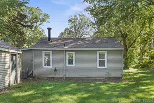 1677 W Lakewood Blvd, Holland, MI 49424 - Photo 5