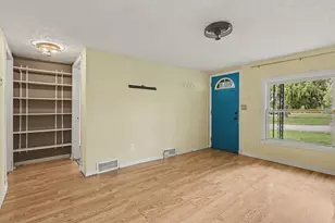 512 Washington St, Marshall, MI 49068 - Photo 5