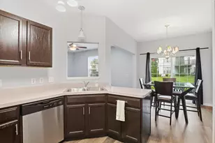 26649 Kirkway Dr, Woodhaven, MI 48183 - Photo 9