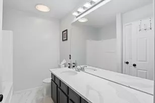26649 Kirkway Dr, Woodhaven, MI 48183 - Photo 17