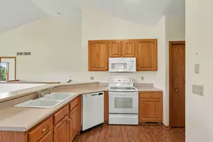2921 Hunters Pl, Kalamazoo, MI 49048 - Photo 11