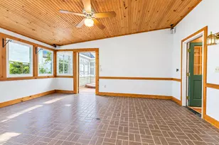 648 Sunset Ln, East Lansing, MI 48823 - Photo 23