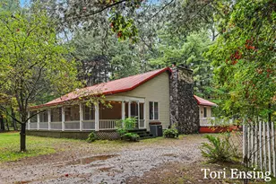 21 Riverview Dr, Greenville, MI 48838 - Photo 1
