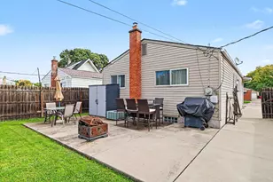 25151 Pearl St, Roseville, MI 48066 - Photo 23