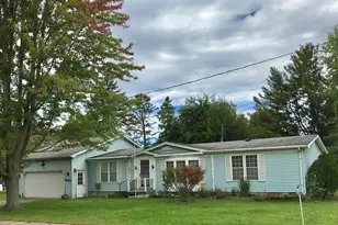 106 W Vermont Ave, White Pigeon, MI 49099 - Photo 1
