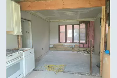 2708 W Grand Street, Detroit, MI 48238 - Photo 11