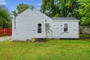 6355 E Ivy Ct, Eau Claire, MI 49111 - Photo 1