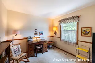 942 Village Ln, Jenison, MI 49428 - Photo 11