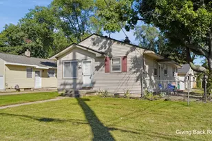 3392 Flamingo Ave SW, Wyoming, MI 49509 - Photo 3