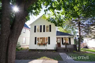 1002 Butterworth St SW, Grand Rapids, MI 49504 - Photo 1