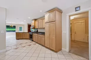 1761 Chevy Chase Blvd, Kalamazoo, MI 49008 - Photo 13