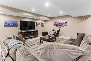 16775 Black River Dr, Northville, MI 48168 - Photo 43
