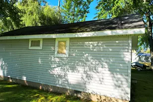 12352 E Houghton Lake Dr, Houghton Lake, MI 48629 - Photo 3