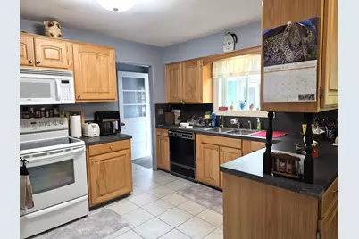 916 Lincoln Lake Avenue SE, Lowell, MI 49331 - Photo 5