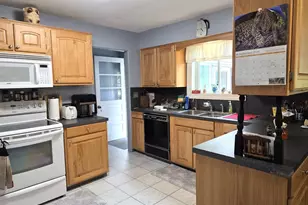 916 Lincoln Lake Ave SE, Lowell, MI 49331 - Photo 5