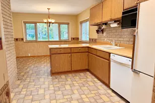 1637 Grove Ave, Benton Harbor, MI 49022 - Photo 9