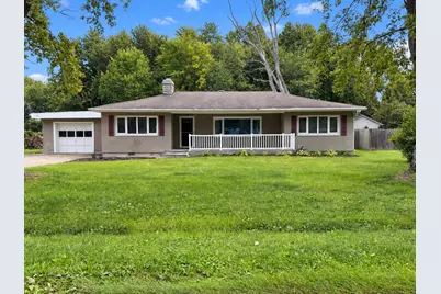 1637 Grove Avenue, Benton Harbor, MI 49022 - Photo 1