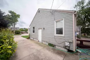 3589 Buckingham Ave, Berkley, MI 48072 - Photo 9