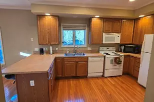 1119 N Fairway Dr, Pontiac, MI 48340 - Photo 3