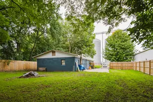 102 E Beers St, Decatur, MI 49045 - Photo 15