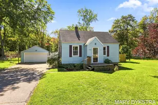 1426 W Lakewood Blvd, Holland, MI 49424 - Photo 1