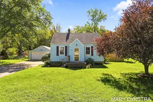 1426 W Lakewood Blvd, Holland, MI 49424 - Photo 3