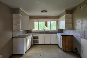 2613 S Monroe St, Bay City, MI 48708 - Photo 5