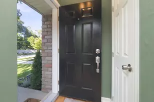 1518 Red Run Dr, Royal Oak, MI 48073 - Photo 3