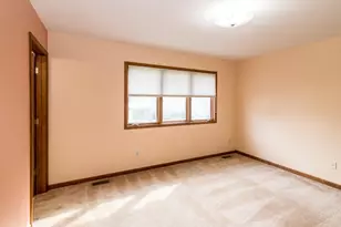 1371 Maplewood Dr, Saline, MI 48176 - Photo 17