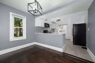 856 Diamond Ave NE, Grand Rapids, MI 49503 - Photo 9