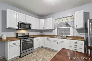 851 Kalamazoo Ave SE, Grand Rapids, MI 49507 - Photo 3