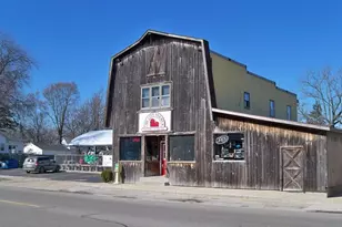 1437 Washington Ave, Grand Haven, MI 49417 - Photo 1