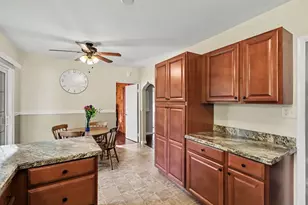 707 S Lagrave St, Paw Paw, MI 49079 - Photo 7