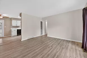 385 Hollywood Dr, Saline, MI 48176 - Photo 9