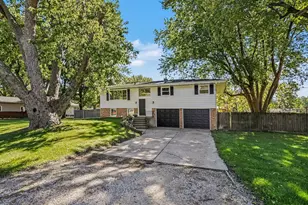 864 Ansley Dr, Saint Joseph, MI 49085 - Photo 1