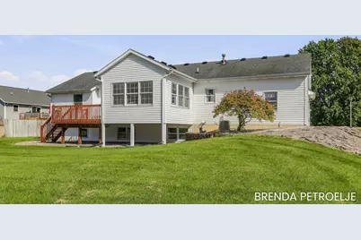 7043 Maplelawn Drive, Hudsonville, MI 49426 - Photo 23