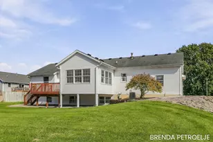 7043 Maplelawn Dr, Hudsonville, MI 49426 - Photo 23
