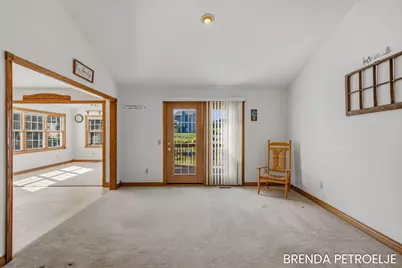7043 Maplelawn Drive, Hudsonville, MI 49426 - Photo 9