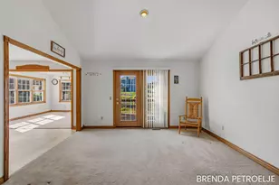 7043 Maplelawn Dr, Hudsonville, MI 49426 - Photo 9
