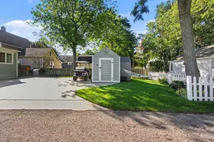 858 St Joseph St, South Haven, MI 49090 - Photo 5