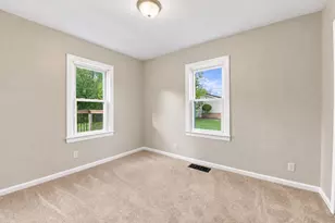 30205 Six Mile Rd, Livonia, MI 48152 - Photo 13