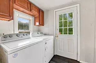 30205 Six Mile Rd, Livonia, MI 48152 - Photo 17