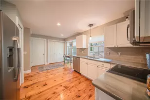 1083 Chestnut Ln, South Lyon, MI 48178 - Photo 19