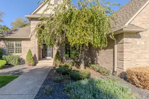 4581 Old Oak Ct, Plymouth, MI 48170 - Photo 3