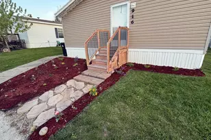 916 Wintergreen Dr, Hastings, MI 49058 - Photo 1